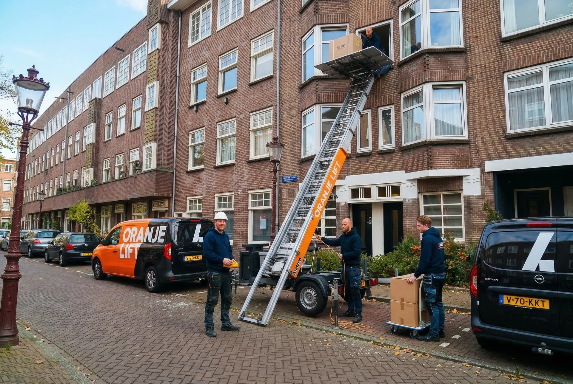 Aanhangerlift in smalle straat Tilburg