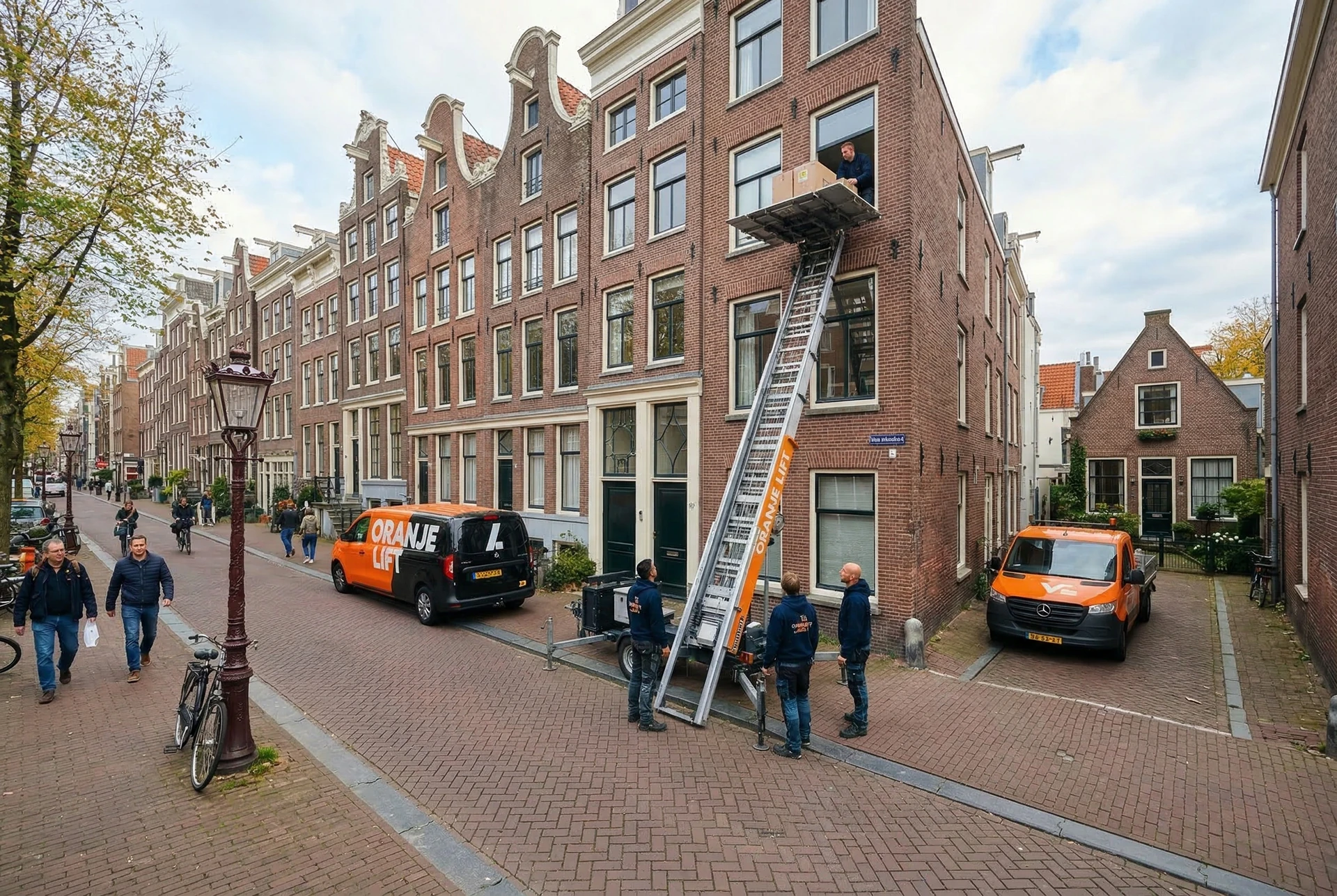 Aanhangerlift in smalle straat Tilburg